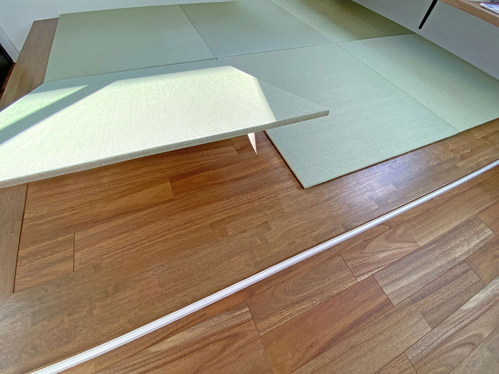 1階のお部屋<br>
和コーナーの畳は取り外すことができます！小上がりフロアとしても使えます。